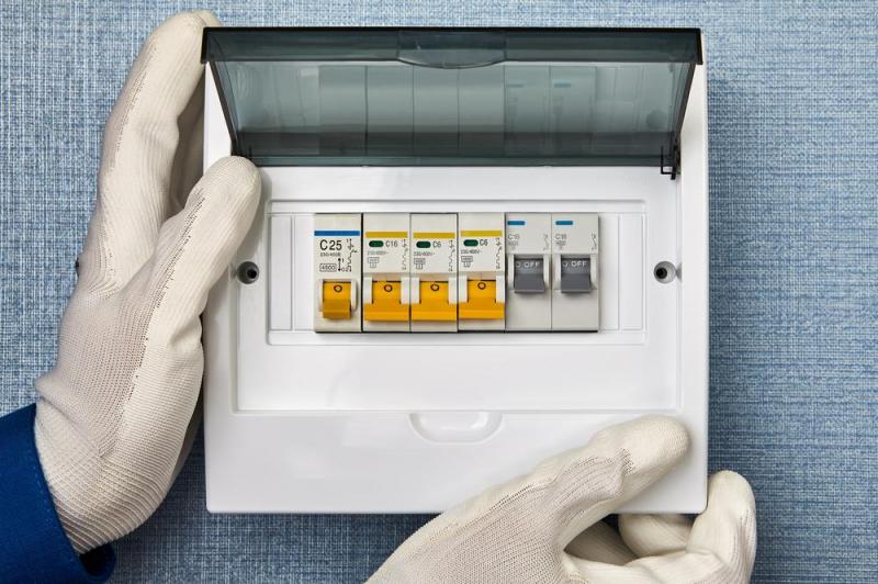 Comment r&eacute;ussir la r&eacute;novation de votre installation &eacute;lectrique ?